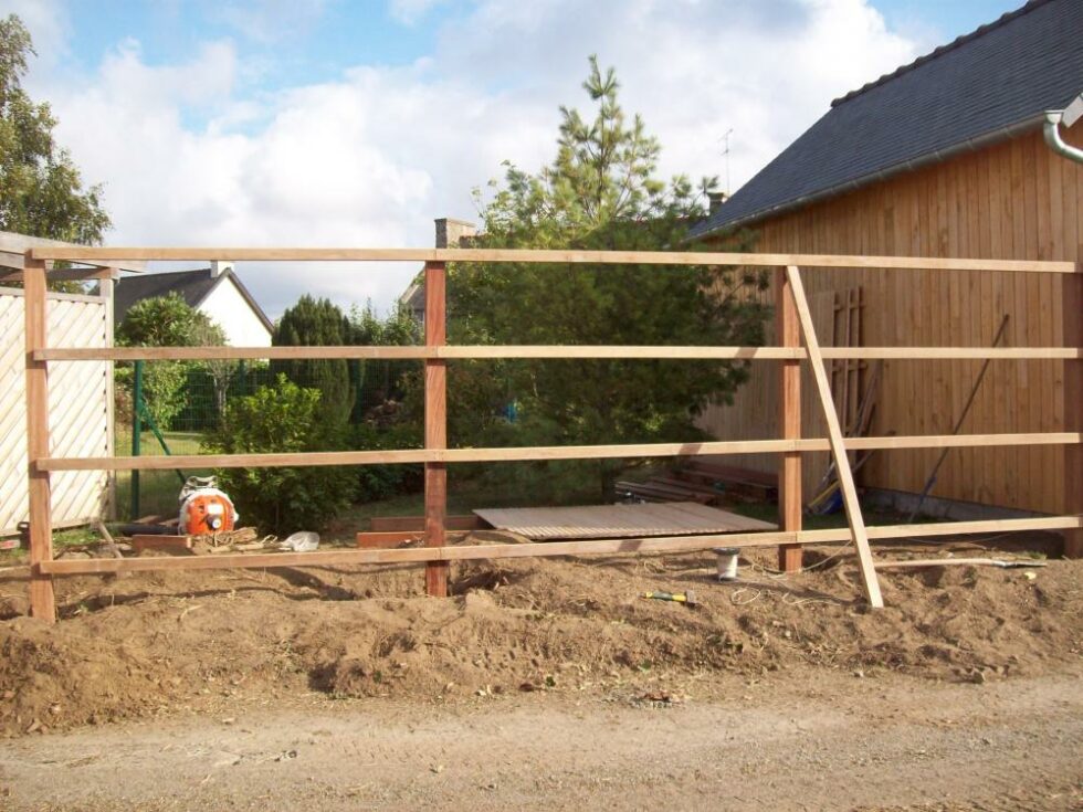 Clôtures et portails Structure demi rondins en châtaignier bois exotique