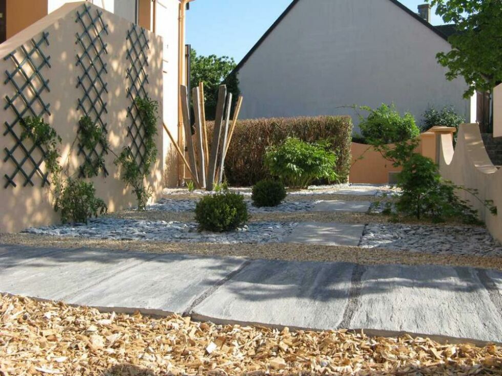 Dalle d'ardoise et paillage minéral